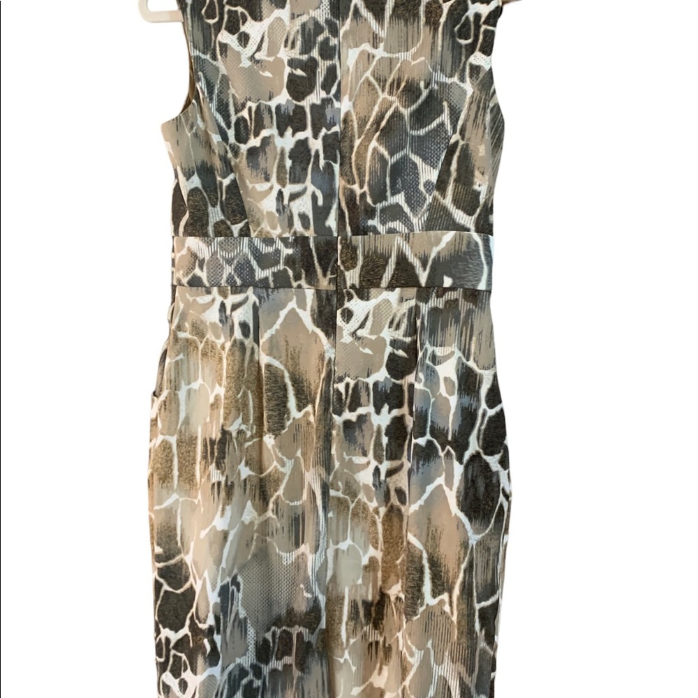 Dressbarn Snake Giraffe Print Sheath Dress Size 6, pockets, beige, khaki, white